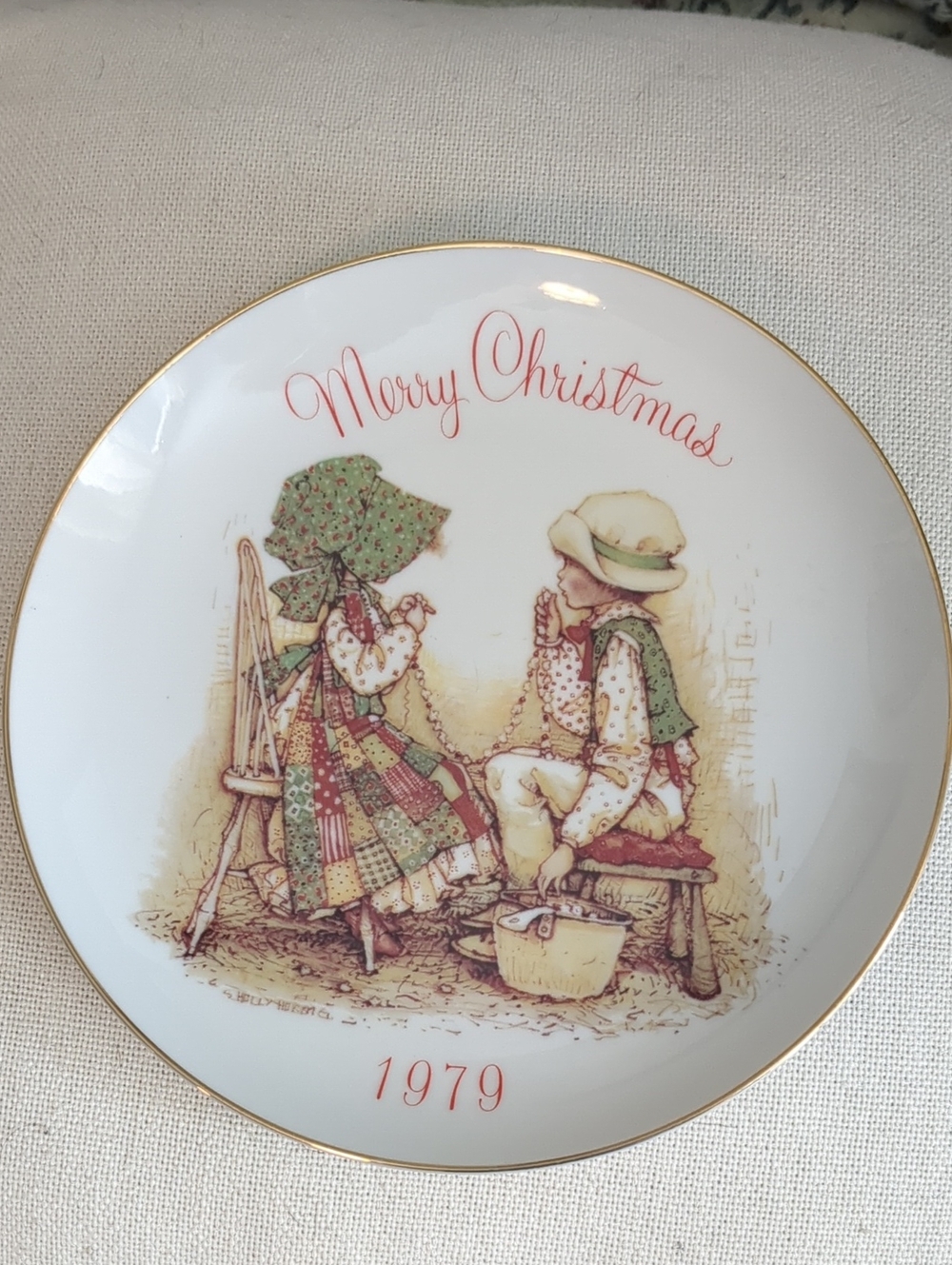 Holly Hobbie 1979 Christmas Plate Porcelain Commemorative American Greetings